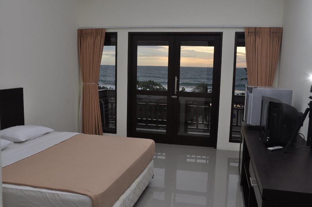 Surya Kencana Seaside Hotel