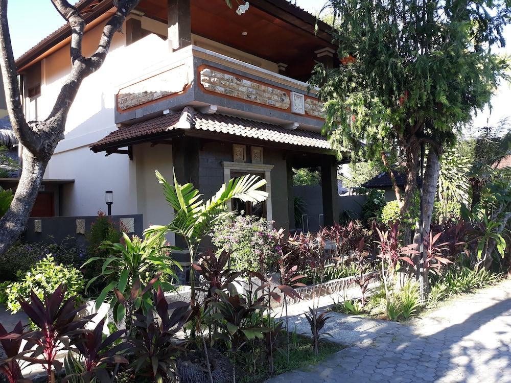 Puri Bali Hotel