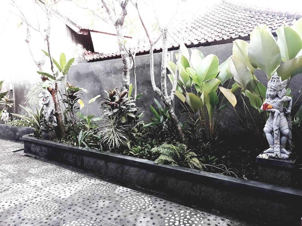 Puri Bali Hotel