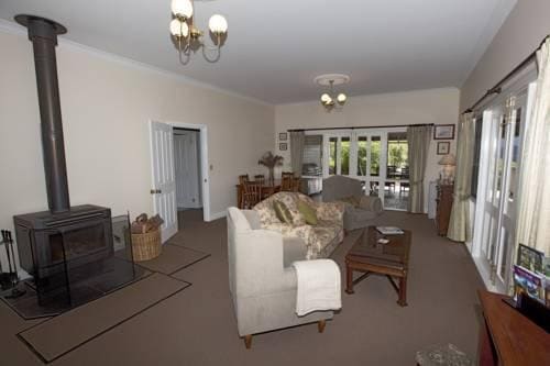 House on the Hill Bed & Breakfast