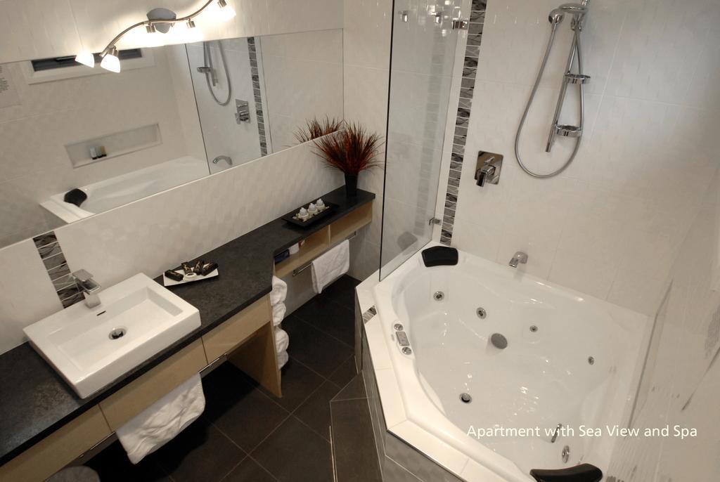 Seascape Accommodation