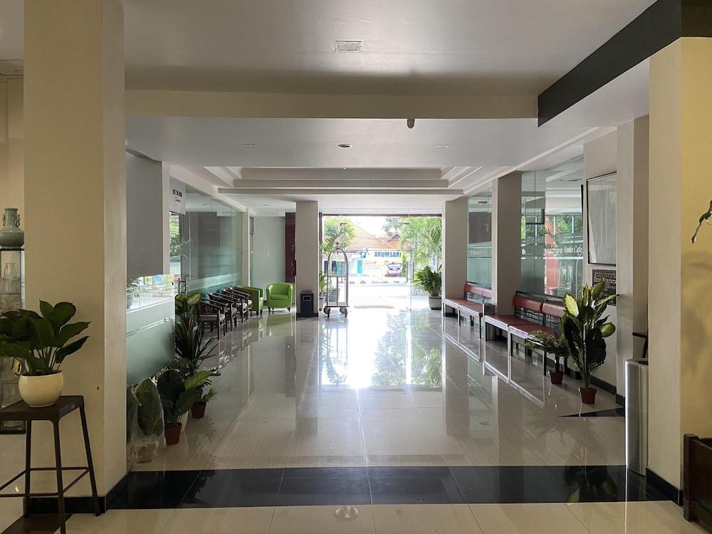 Hotel Kharisma Madiun