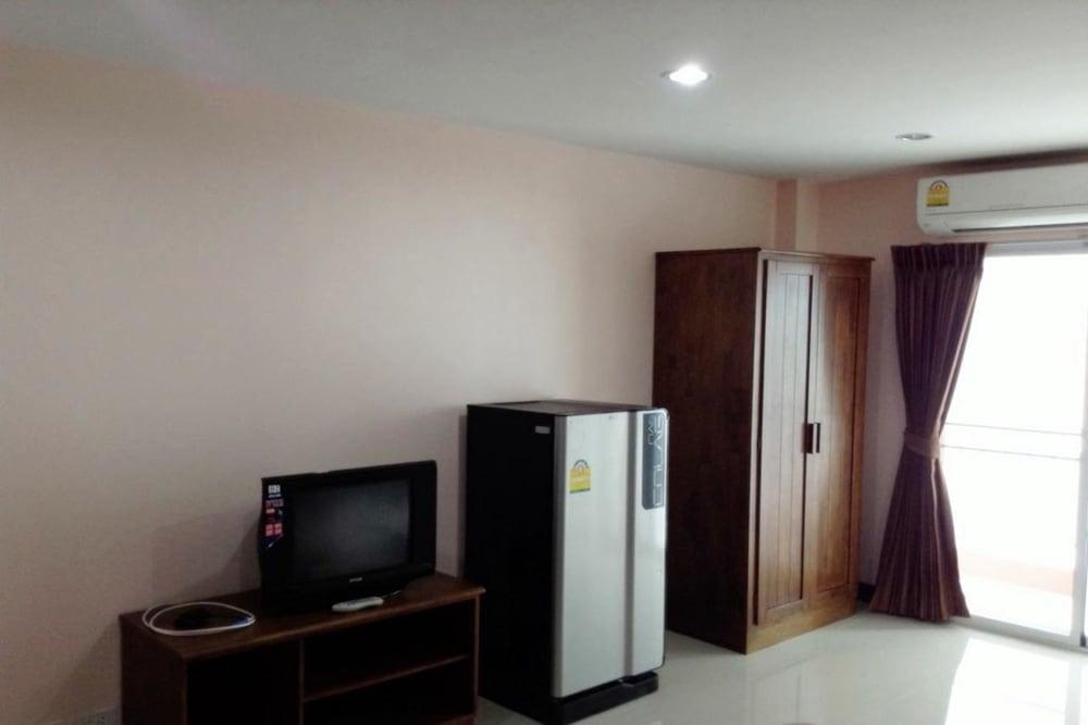 Apartment Baan Khun Mae