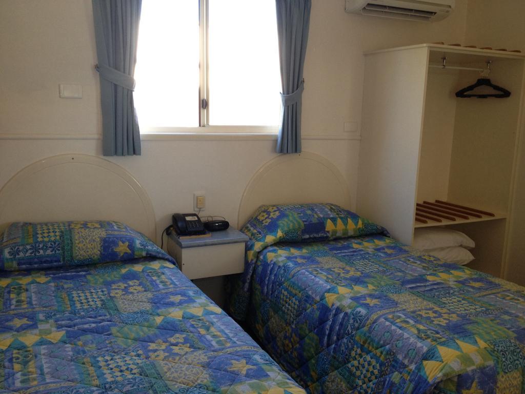 22 ON BOWEN Motel Roma