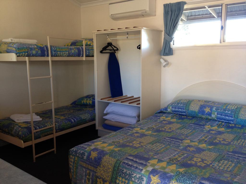 22 ON BOWEN Motel Roma