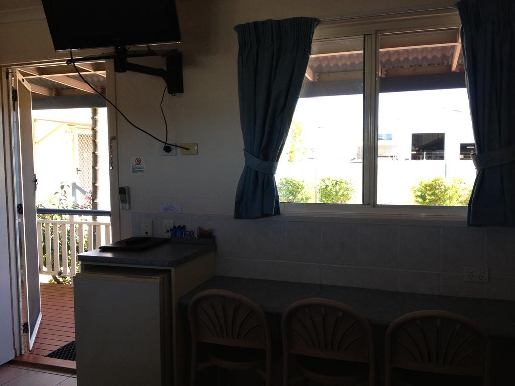 22 ON BOWEN Motel Roma