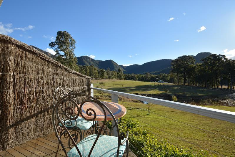 Brokenback Views Country Estate