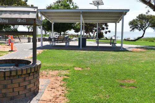 Lake Albert Motel