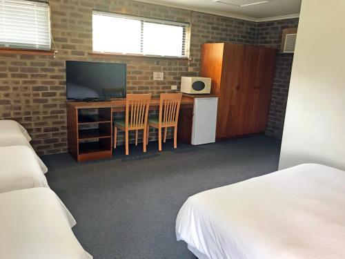 Lake Albert Motel