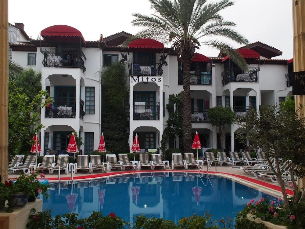 Mitos Apartments