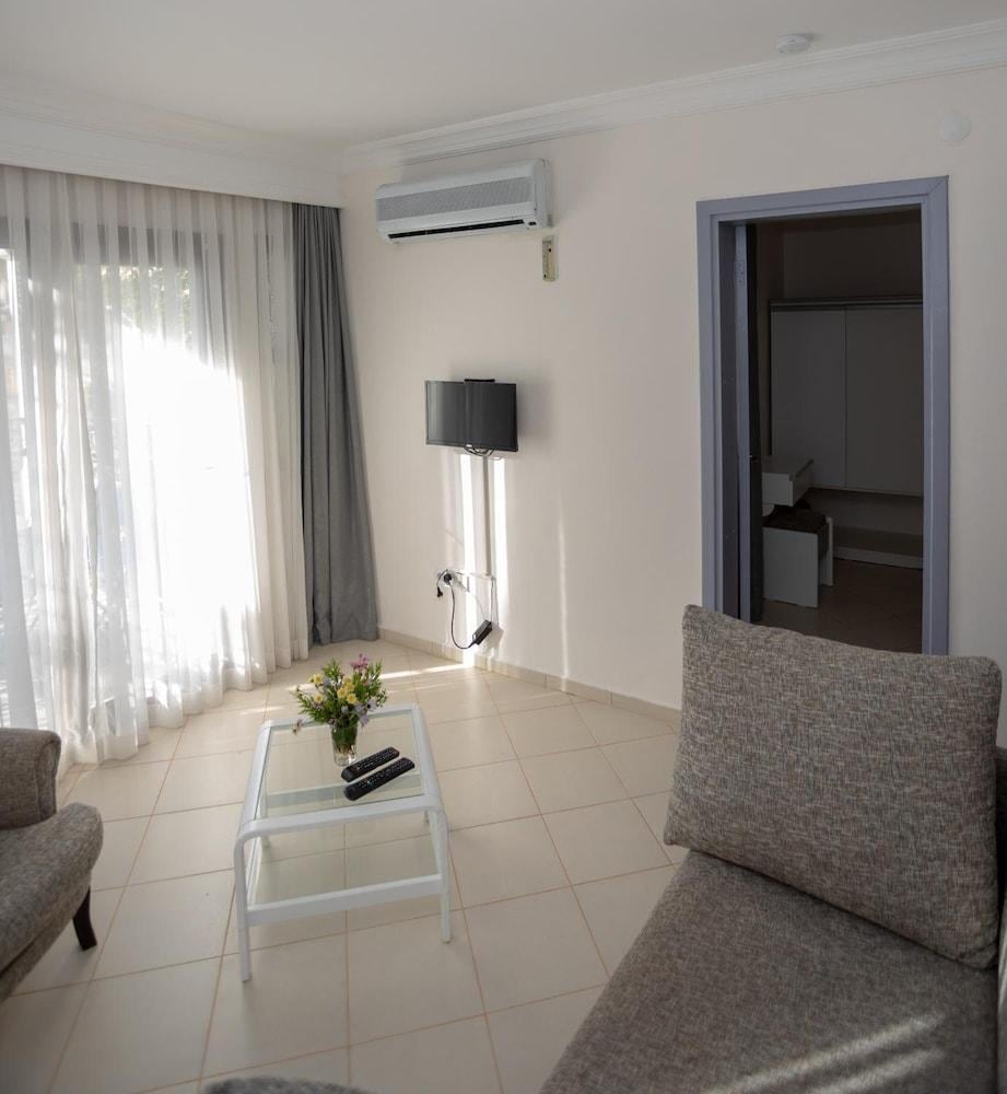 Mitos Apartments