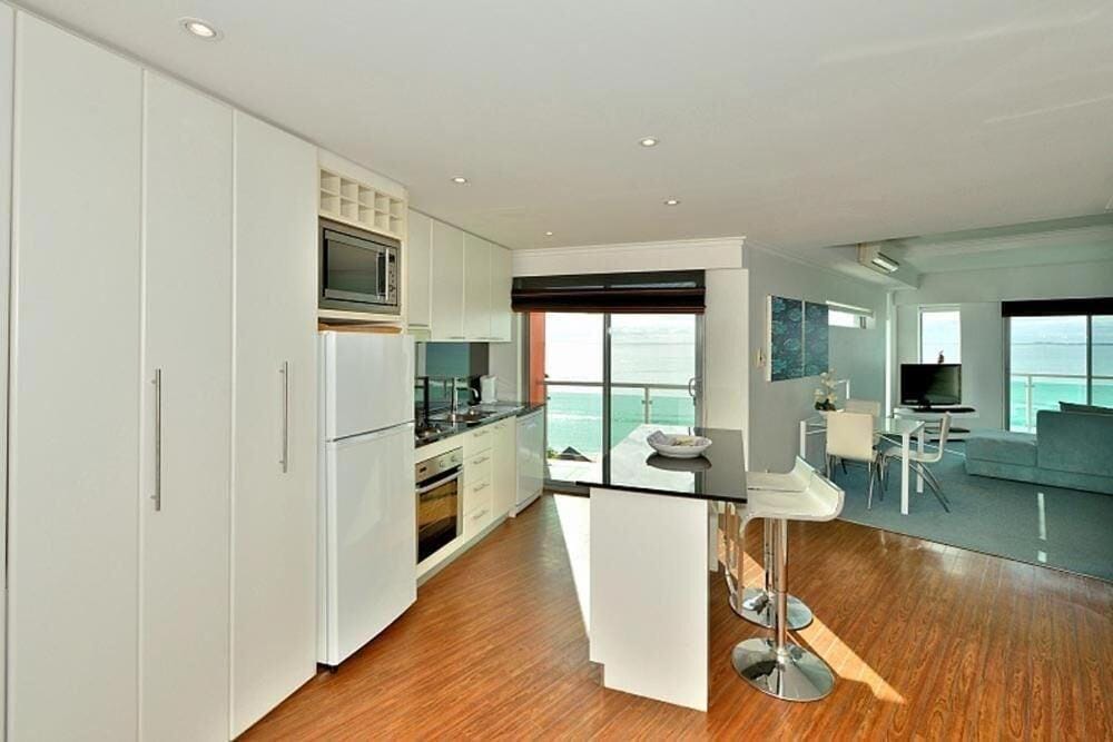 Waters Edge Luxury @ Mandurah - By The Sea Apartment