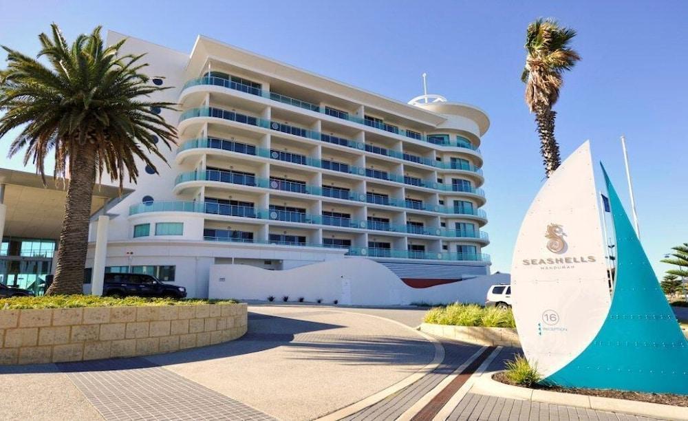 Waters Edge Luxury @ Mandurah - By The Sea Apartment