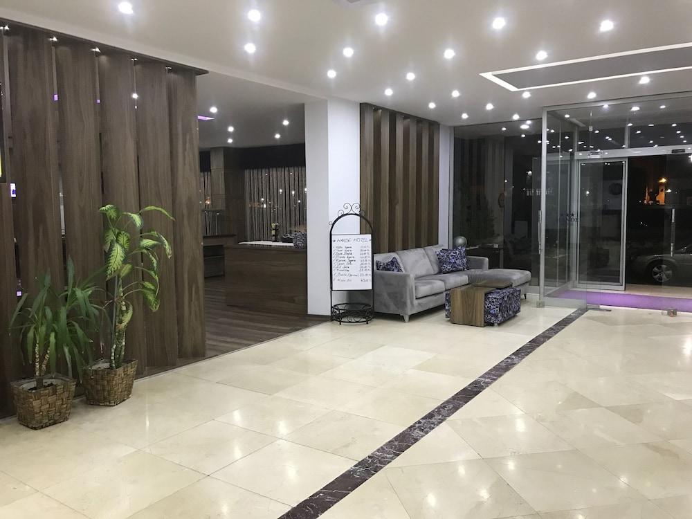 Hande Hotel