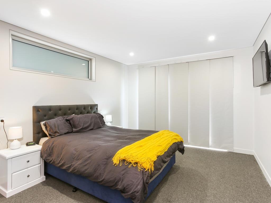 Sapphire Chambre D'Hotel