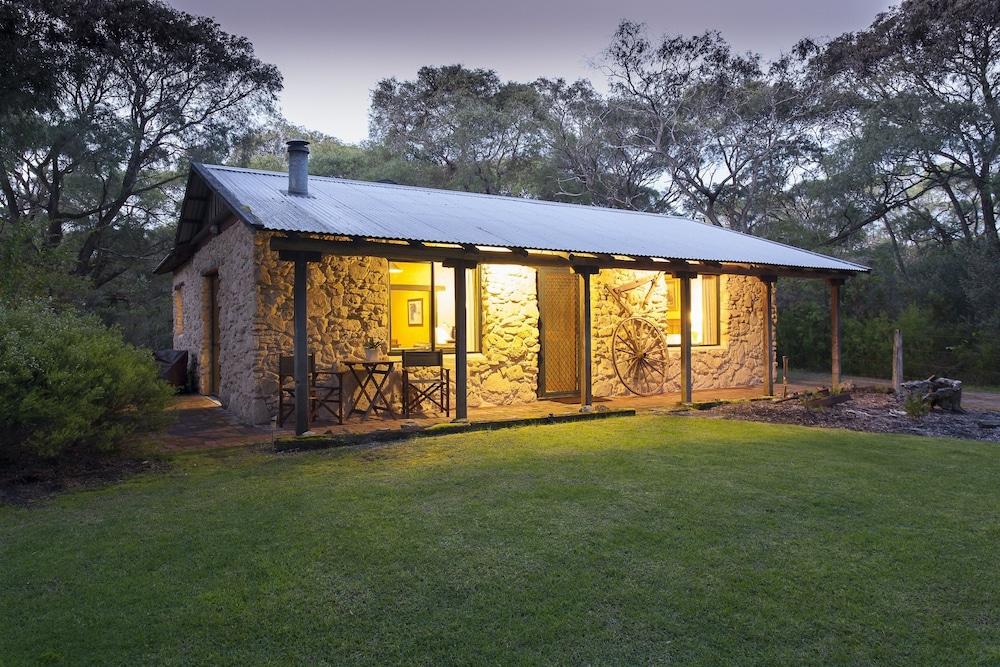 William Bay Country Cottages