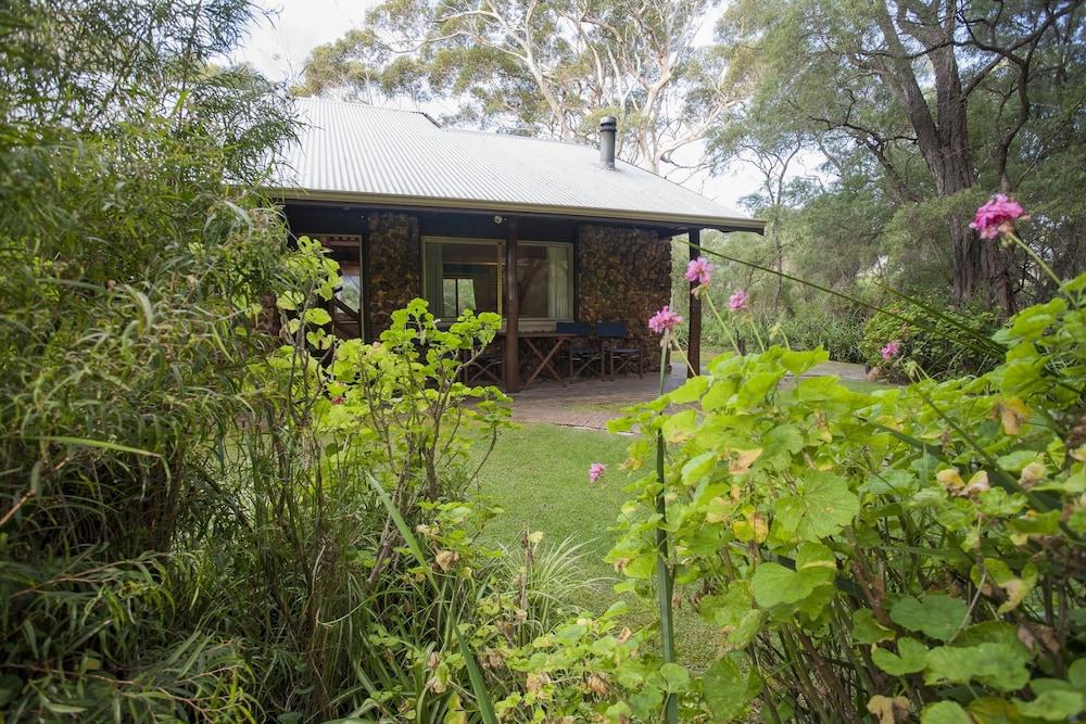 William Bay Country Cottages