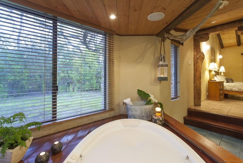 William Bay Country Cottages