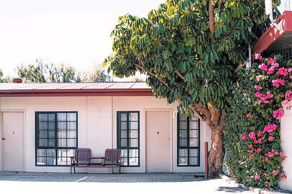 Motel Poinsettia
