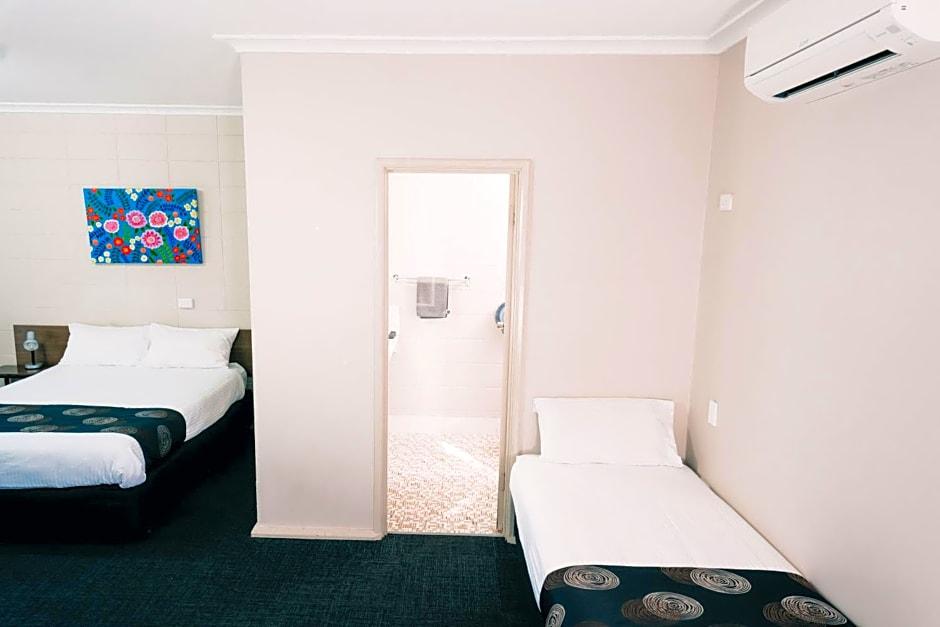 Motel Poinsettia