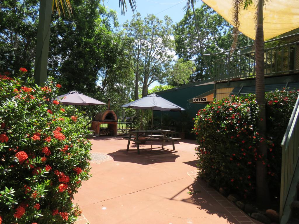 Parry Creek Farm Tourist Resort & Carava