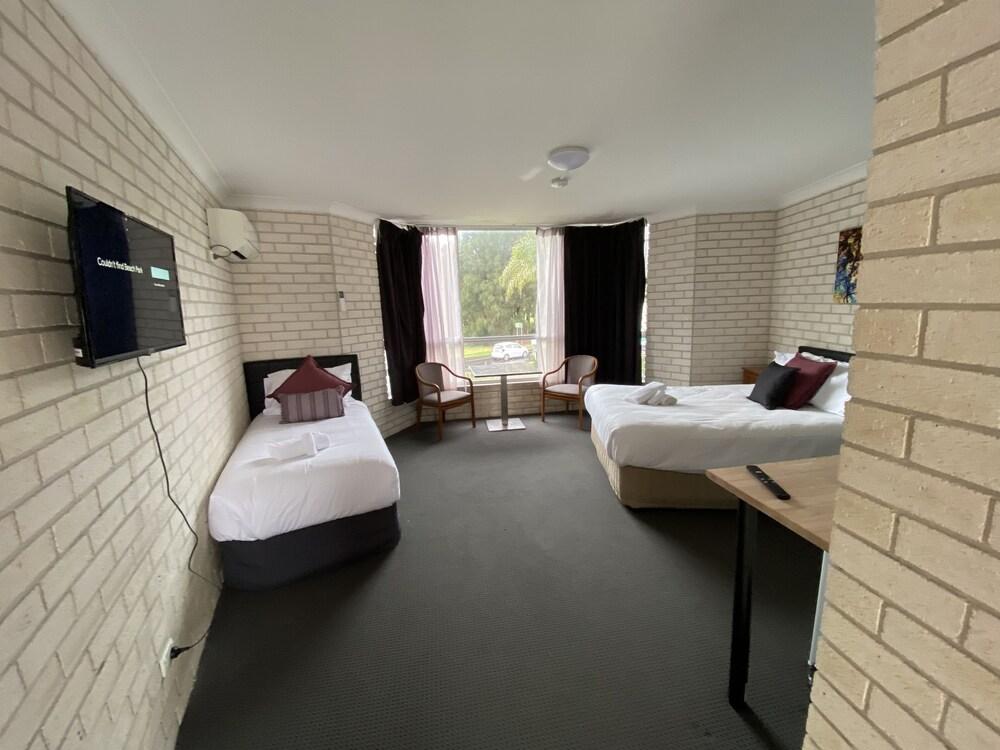 Beach Park Motor Inn