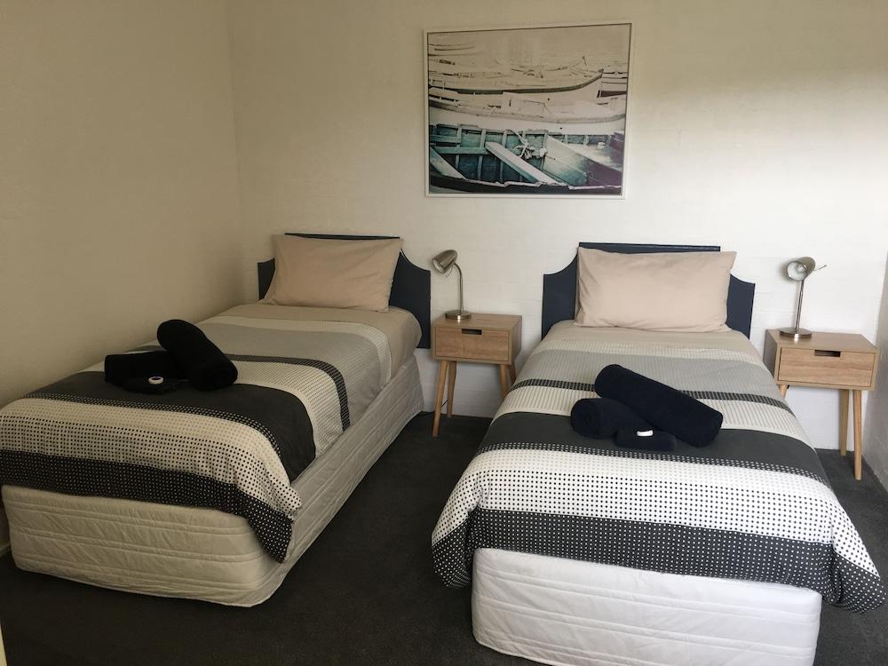 Crown Apartments
