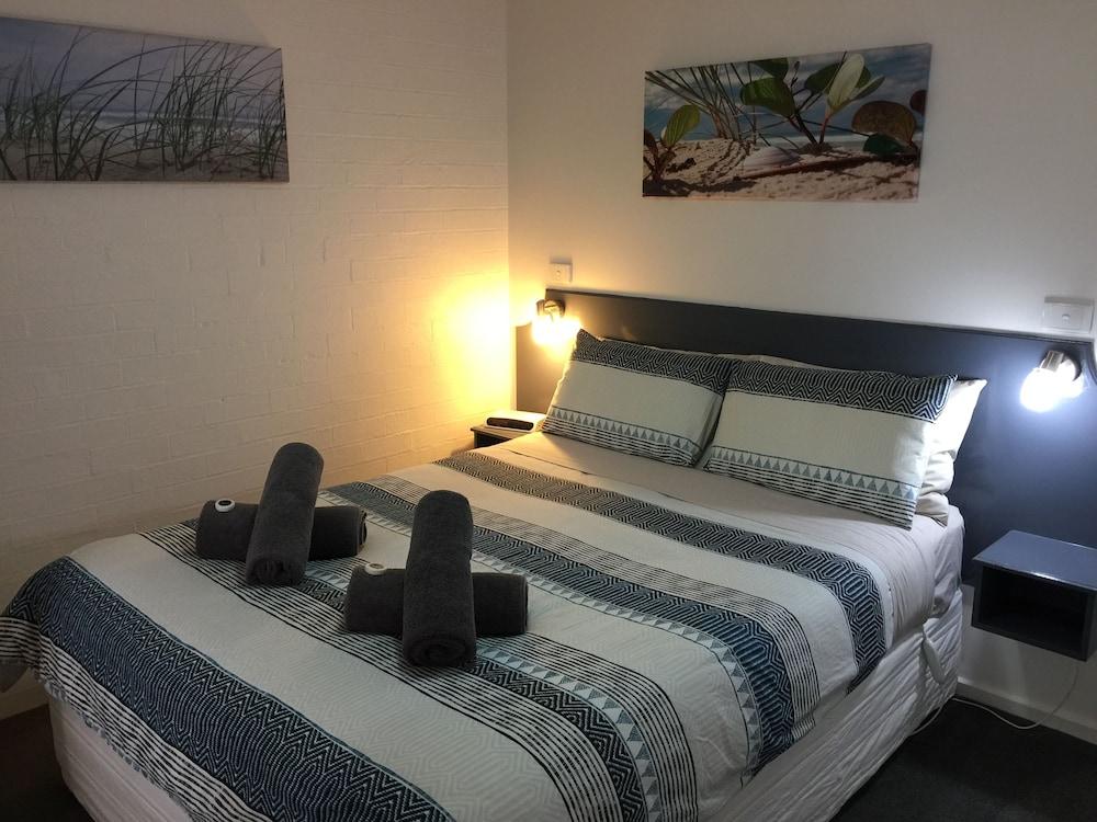 Crown Apartments