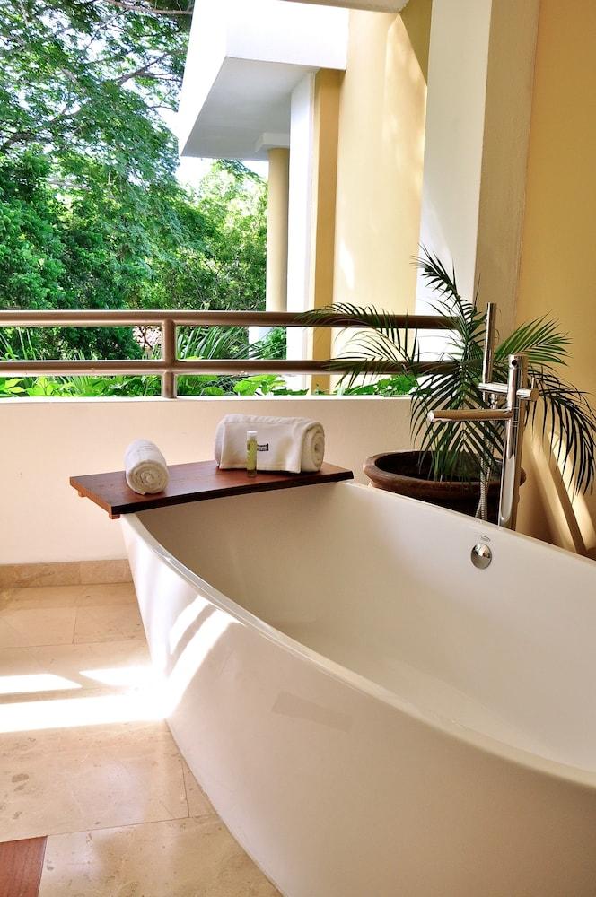 Suchanan Hotel