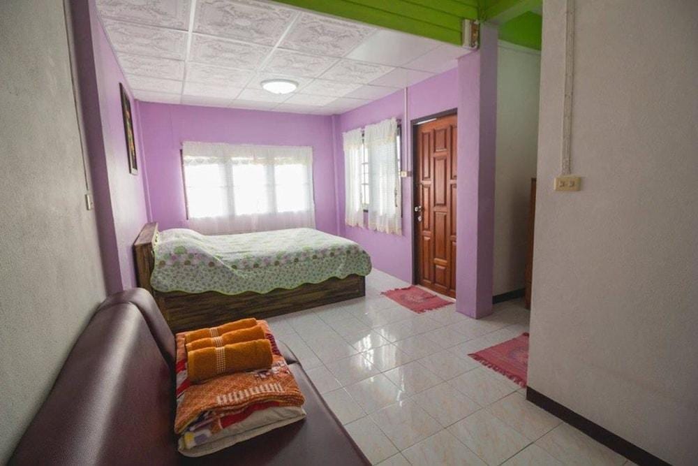 Naphatphorn Resort