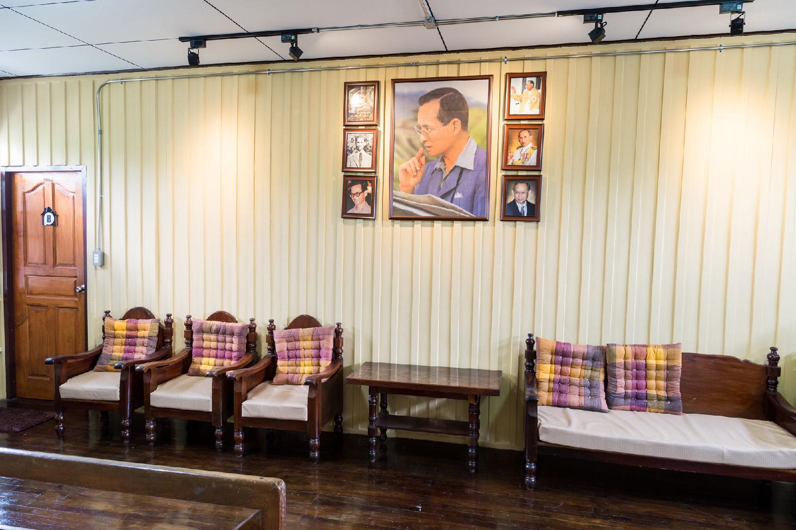 Banchan Hostel