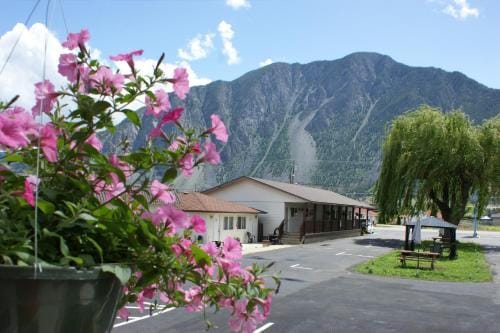 Elks Motel