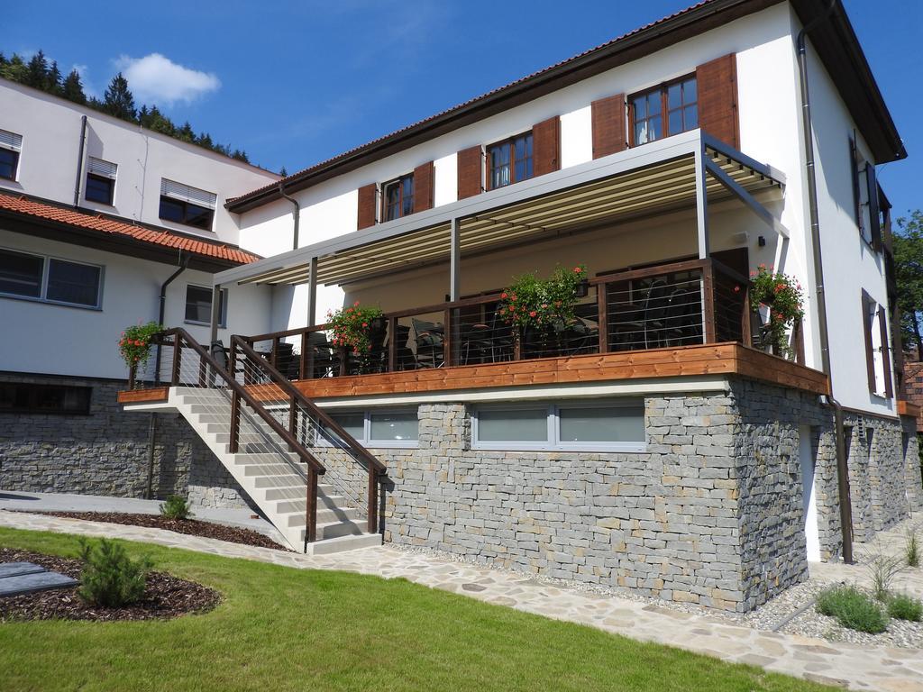 Hotel And Restaurant U Vychopnu