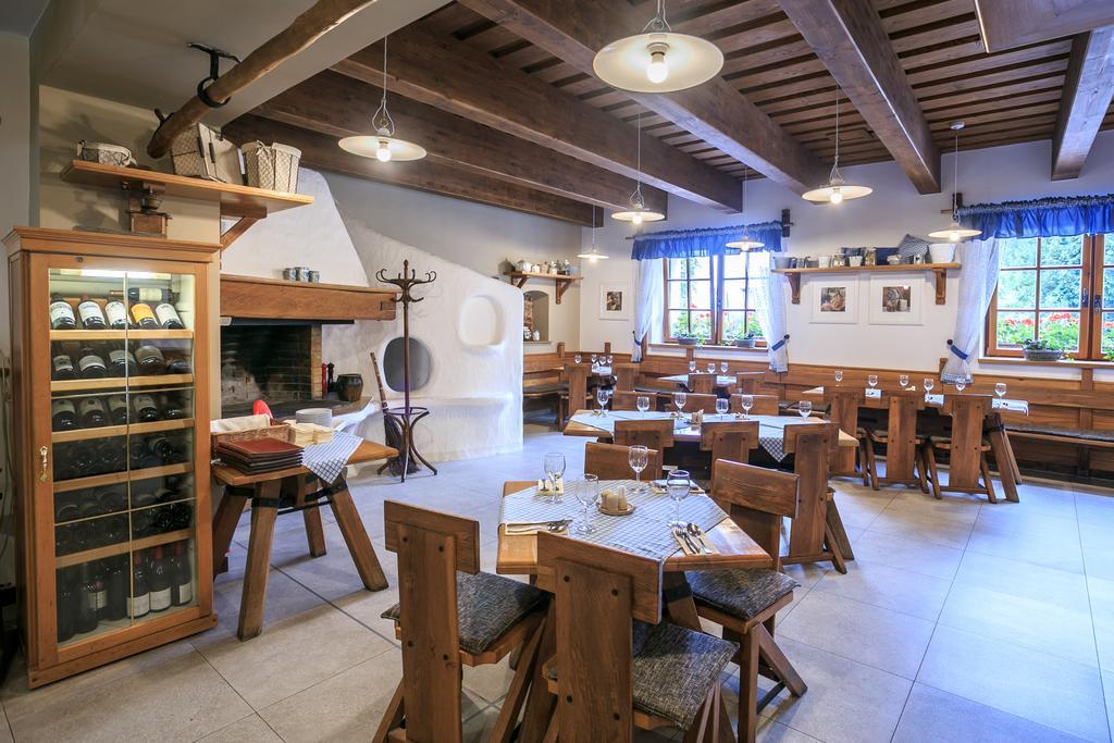 Hotel And Restaurant U Vychopnu