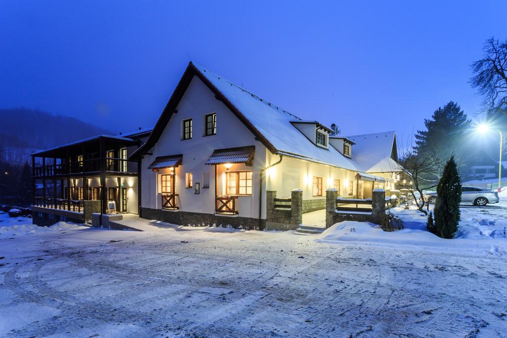 Hotel And Restaurant U Vychopnu
