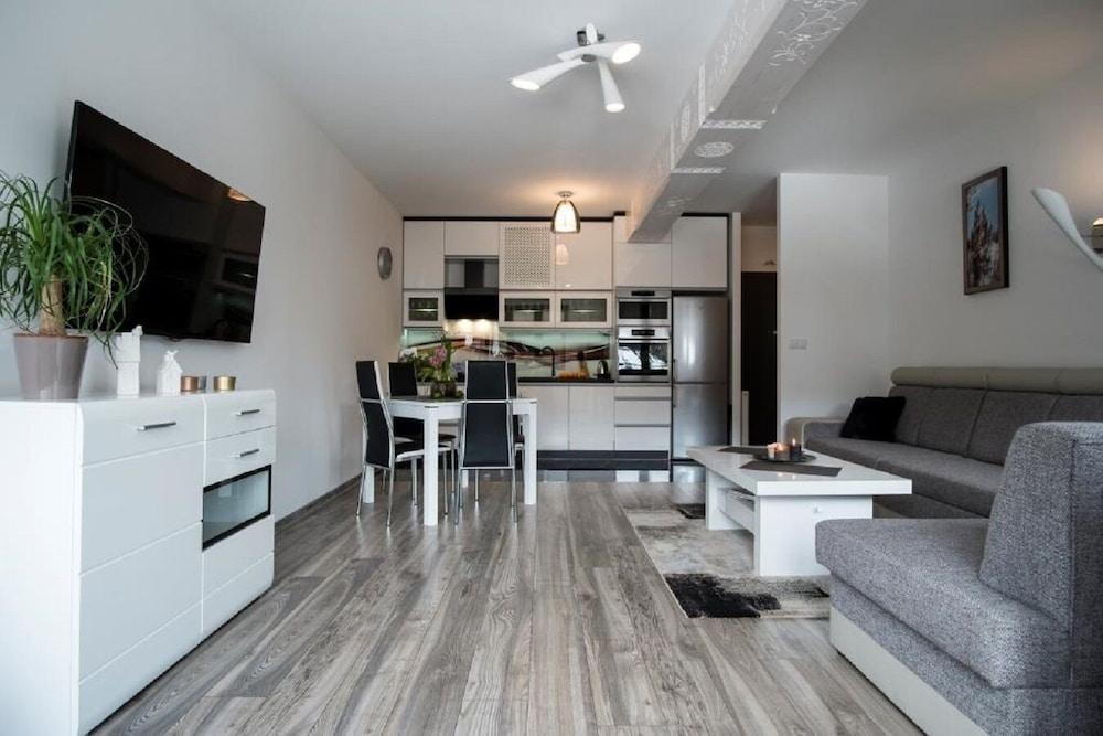 Apart-Center Granitica