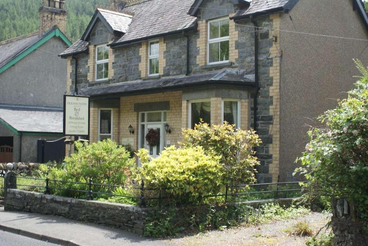 Dolweunydd Bed And Breakfast