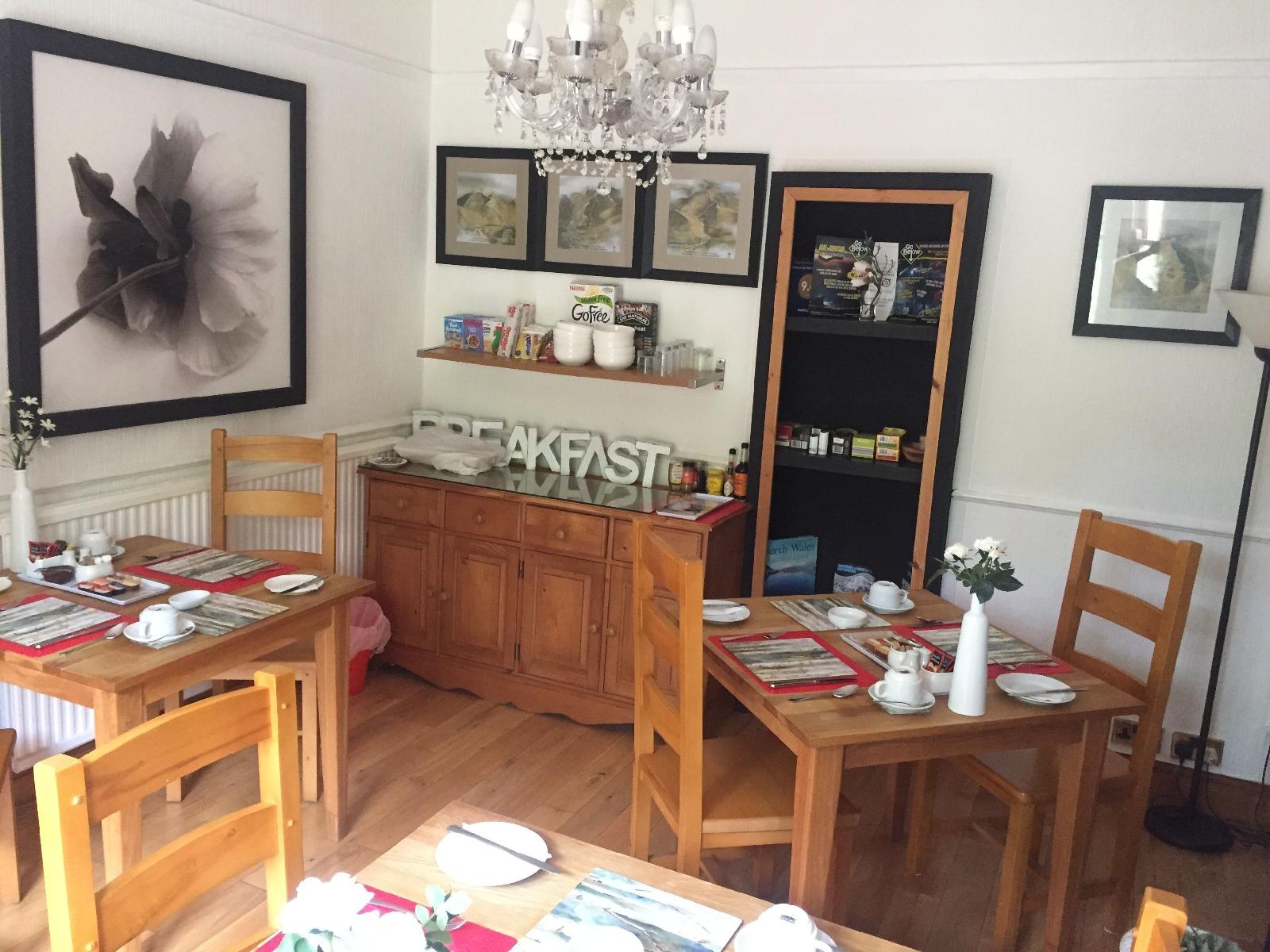 Dolweunydd Bed And Breakfast