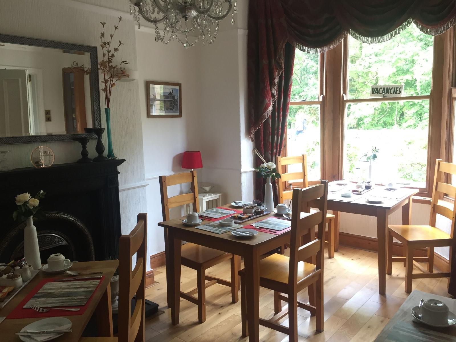 Dolweunydd Bed And Breakfast