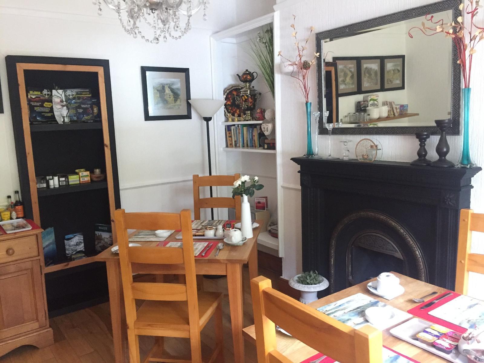Dolweunydd Bed And Breakfast