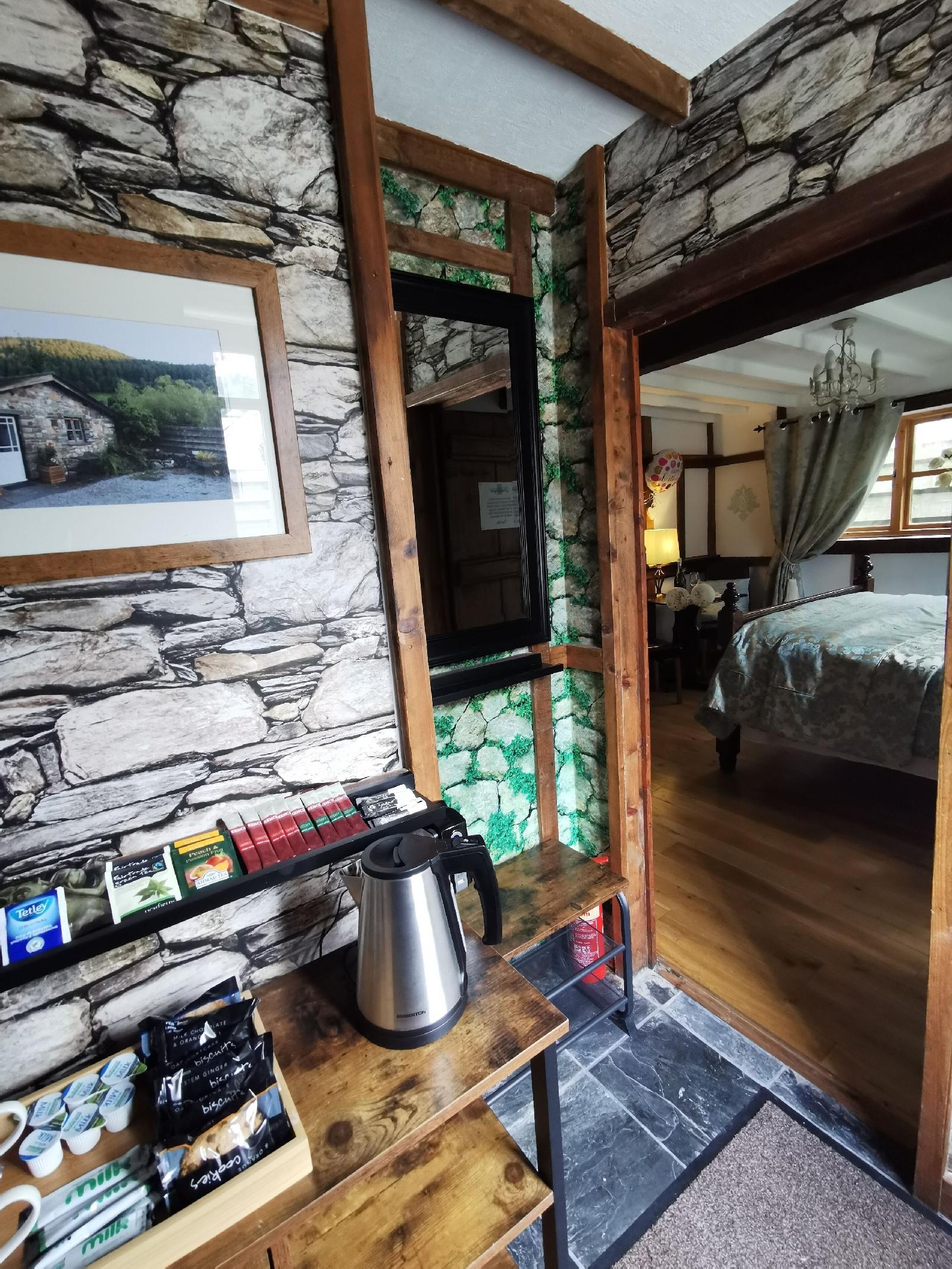Dolweunydd Bed And Breakfast