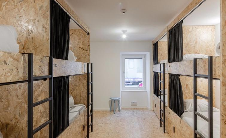 Conii Hostel & Suites