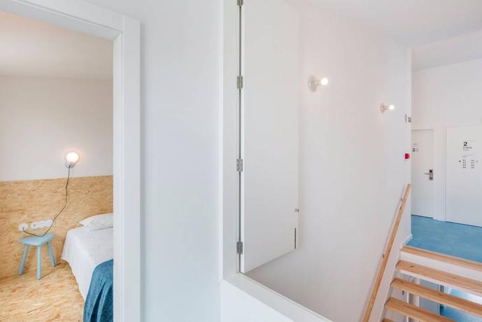 Conii Hostel & Suites