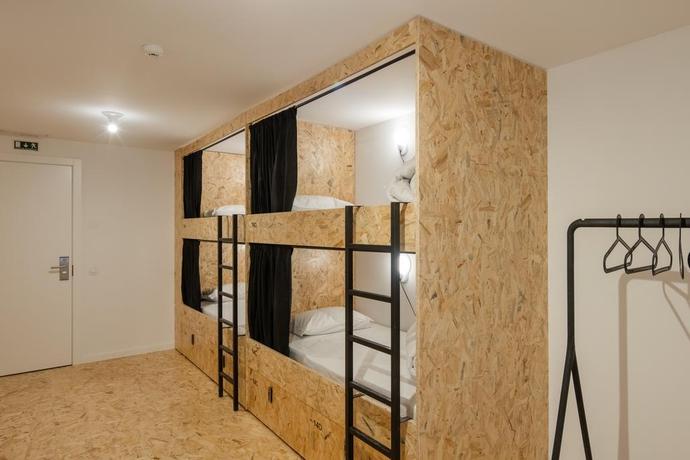 Conii Hostel & Suites