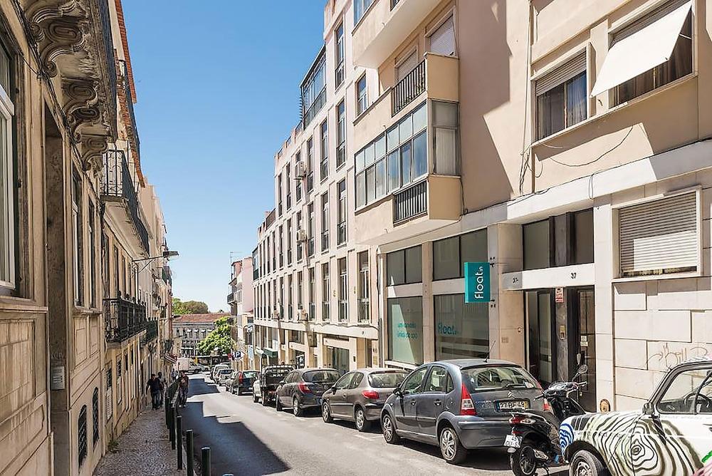 Urbanaas Lisbon Rato Apartment