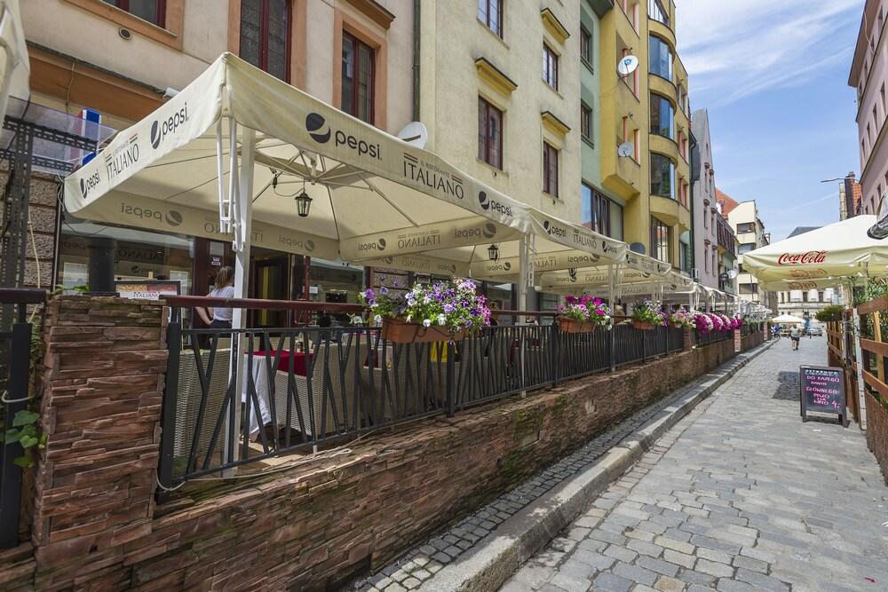 Galeria Italiana Apartments