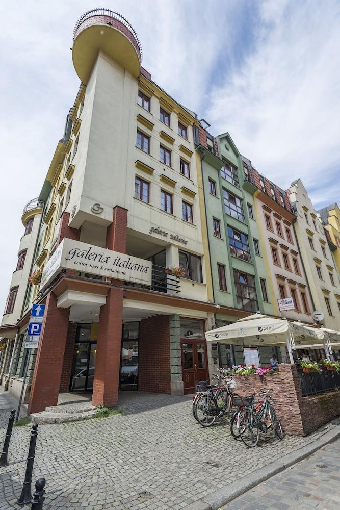 Galeria Italiana Apartments