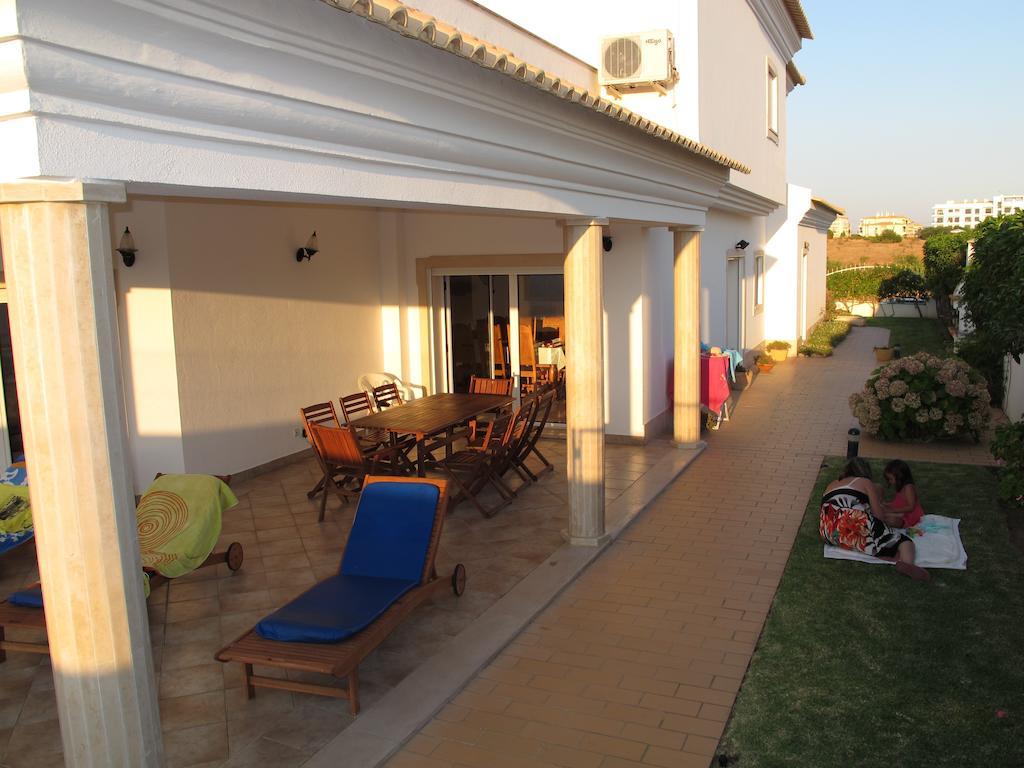Casa Do Mar by Laranjal Rentals
