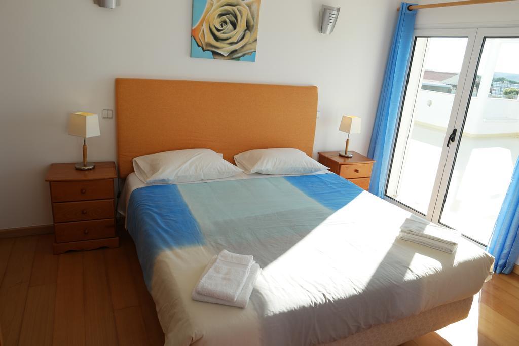 Casa Do Mar by Laranjal Rentals