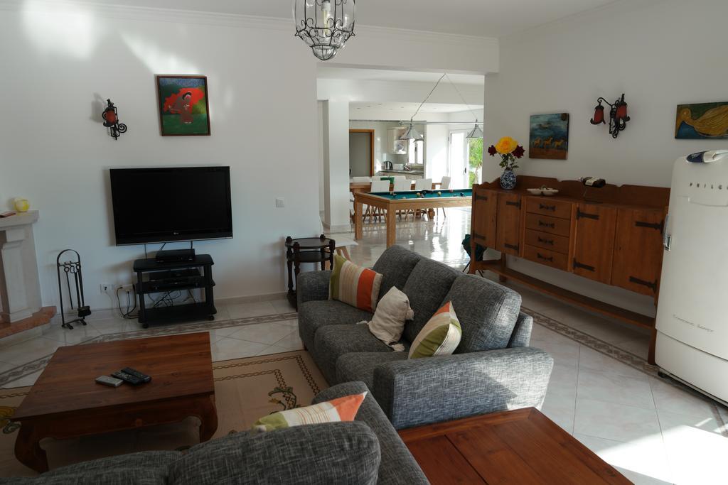 Casa Do Mar by Laranjal Rentals